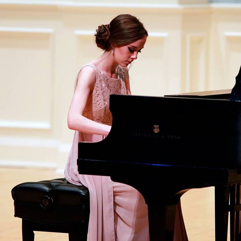 Meet your Posher, Olivia